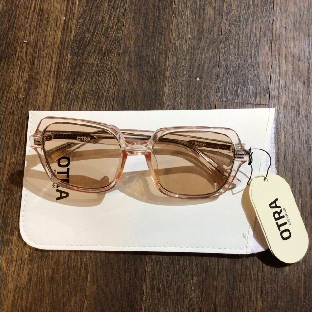 NEW! OTRA Sady blush Square Sunglasses